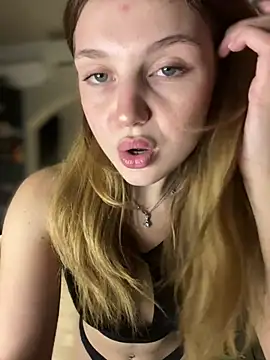 Snapshot of Emaline_Fane chatting on July 2026 06:23:01 PM Emaline Fane online show from July 2026 06:23:01 PM