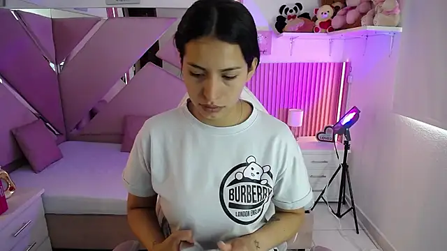 Snapshot of Mia_garcia28 chatting on March 2026 02:22:02 PM Mia garcia28 online show from March 2026 02:22:02 PM