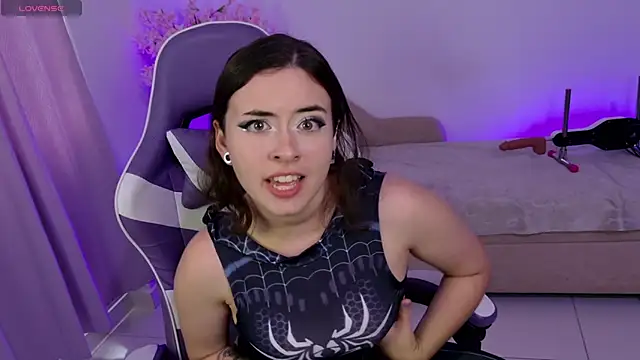 Mia wee online show from April 2026 03:59:02 PM