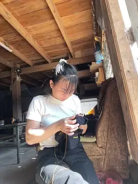 Sunyinn online show from November 2025 05:51:02 AM