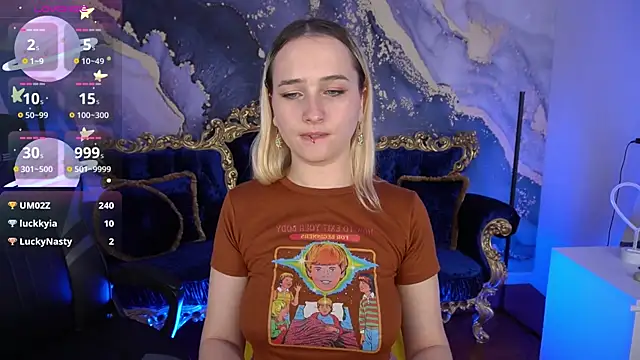 LilElfie online show from November 2025 07:57:01 PM