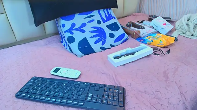 sweet amye online show from October 2025 07:12:02 PM