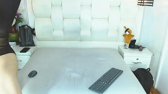 Atley Dolly online show from November 2025 09:03:02 PM