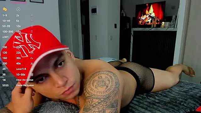 Nicolasmontoya16 online show from November 2025 11:47:01 PM