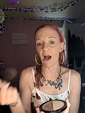 Snapshot of Purple2StayThnxx chatting on September 2025 07:04:01 PM Purple2StayThnxx online show from September 2025 07:04:01 PM