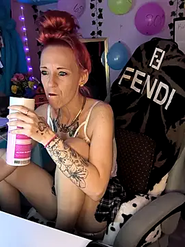 Snapshot of Purple2StayThnxx chatting on September 2025 04:06:01 AM Purple2StayThnxx online show from September 2025 04:06:01 AM