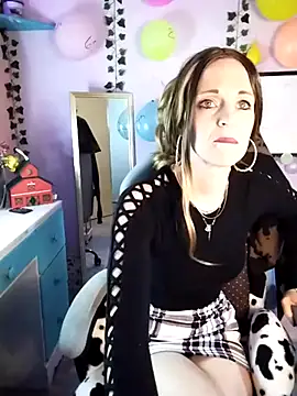 Snapshot of Purple2StayThnxx chatting on September 2025 09:52:02 PM Purple2StayThnxx online show from September 2025 09:52:02 PM