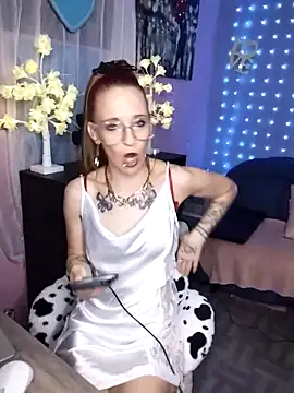 Snapshot of Purple2StayThnxx chatting on February 2026 01:59:02 AM Purple2StayThnxx online show from February 2026 01:59:02 AM