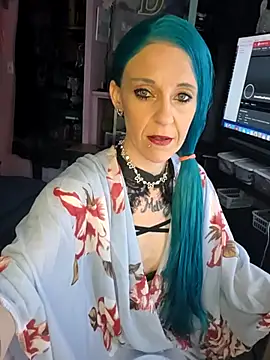 Snapshot of Purple2StayThnxx chatting on April 2026 01:01:01 AM Purple2StayThnxx online show from April 2026 01:01:01 AM