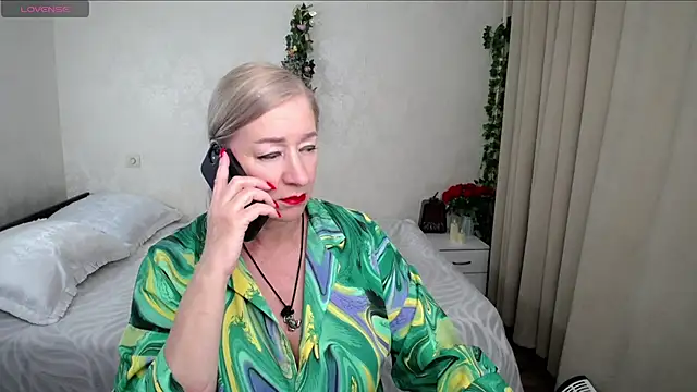 Snapshot of hunters_woman chatting on July 2026 04:09:02 PM hunters woman online show from July 2026 04:09:02 PM