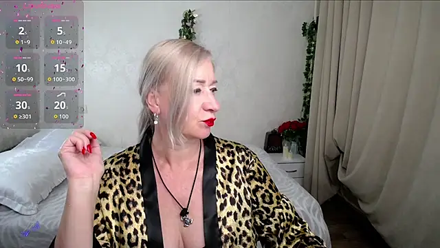 hunters woman online show from July 2026 04:00:01 PM