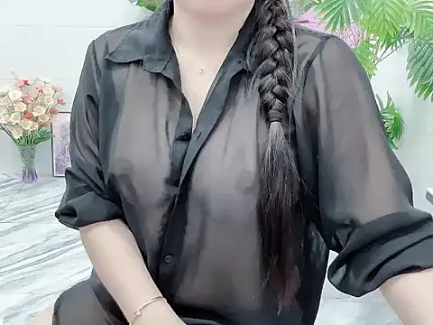 Lyly-2k5 online show from January 2026 01:37:02 PM