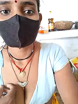 RAYI Queen 3 online show from November 2025 03:49:01 AM