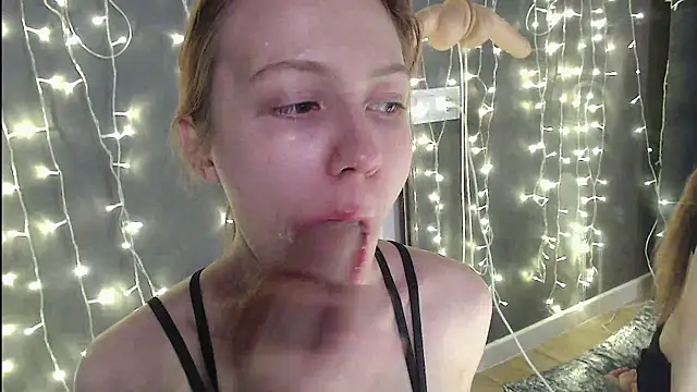 Snapshot of tokyomeow chatting on November 2025 04:03:02 AM tokyomeow online show from November 2025 04:03:02 AM