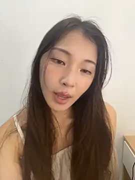 Snapshot of SkylerMoon chatting on April 2026 01:55:02 AM SkylerMoon online show from April 2026 01:55:02 AM