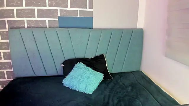 Snapshot of little_annee chatting on September 2025 11:37:01 PM little annee online show from September 2025 11:37:01 PM