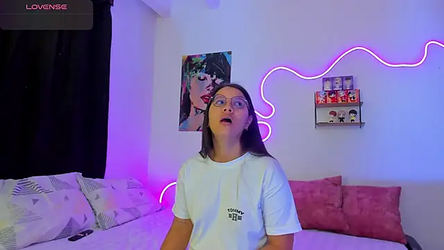 Snapshot of Dilan_and_Mia chatting on September 2025 01:49:01 PM Dilan and Mia online show from September 2025 01:49:01 PM