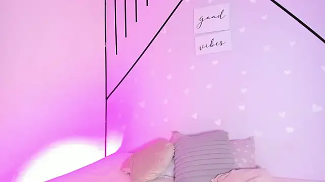 MiahCornell  online show from March 2026 08:35:02 PM