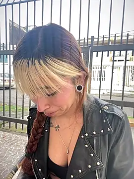 Sallem Pink online show from December 2025 11:37:01 AM