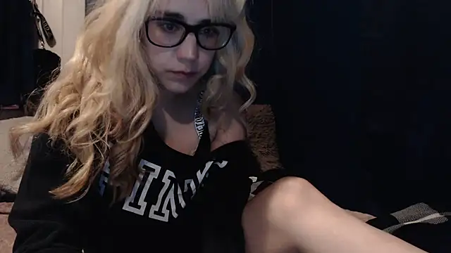 Snapshot of RubySmoke chatting on September 2025 10:18:02 AM RubySmoke online show from September 2025 10:18:02 AM