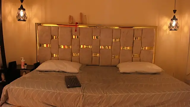 anita toro  online show from September 2025 10:27:01 AM