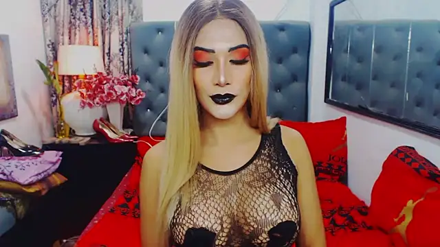 Snapshot of Mistress4fun chatting on October 2025 07:32:01 AM Mistress4fun online show from October 2025 07:32:01 AM