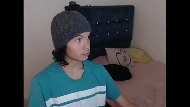 Snapshot of Xoxo_Smiles chatting on September 2025 03:24:01 PM Xoxo Smiles online show from September 2025 03:24:01 PM