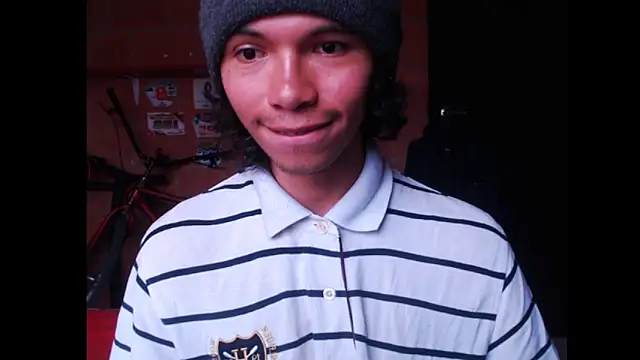 Snapshot of Xoxo_Smiles chatting on September 2025 03:27:02 PM Xoxo Smiles online show from September 2025 03:27:02 PM