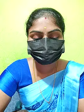 Snapshot of Tamil_Princess12 chatting on October 2025 07:31:02 PM Tamil Princess12 online show from October 2025 07:31:02 PM