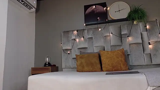 RiriiBrunette   online show from April 2026 07:30:01 PM