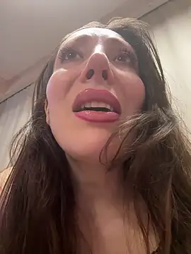 HellaryTourent online show from February 2026 06:50:01 PM