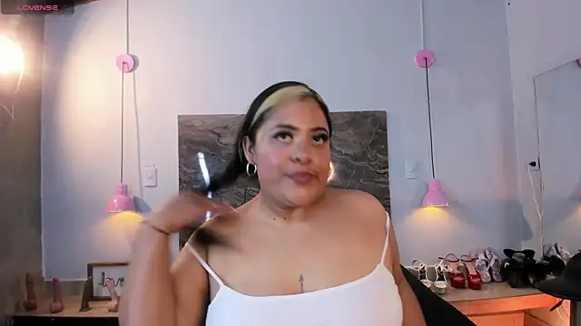 Snapshot of Brenda-maz chatting on September 2025 12:08:02 PM Brenda-maz online show from September 2025 12:08:02 PM