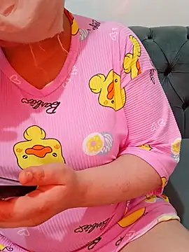 Snapshot of Queen-15 chatting on June 2026 08:32:02 PM Queen-15 online show from June 2026 08:32:02 PM