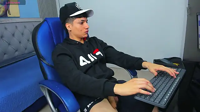 SamBlack  online show from February 2026 12:46:02 PM