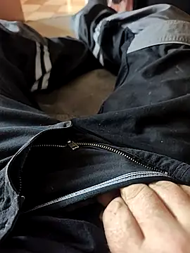 hubbyfun19 online show from April 2026 05:24:02 PM