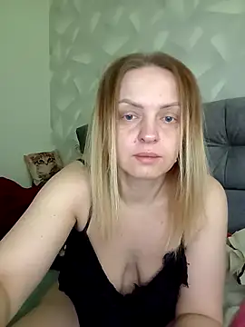 Snapshot of Ami_Foxy chatting on May 2026 05:56:01 AM Ami Foxy online show from May 2026 05:56:01 AM