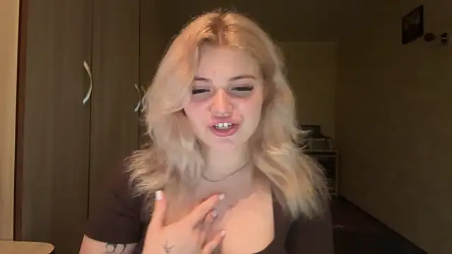 sunshinyflash online show from November 2025 05:12:02 PM