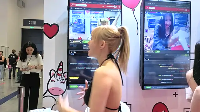 Snapshot of Yucheng__520 chatting on July 2026 06:30:01 AM Yucheng 520 online show from July 2026 06:30:01 AM