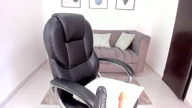 Snapshot of violettasweet__ chatting on September 2025 02:00:01 PM violettasweet   online show from September 2025 02:00:01 PM