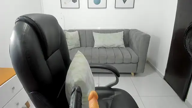 Snapshot of violettasweet__ chatting on October 2025 10:52:02 AM violettasweet   online show from October 2025 10:52:02 AM