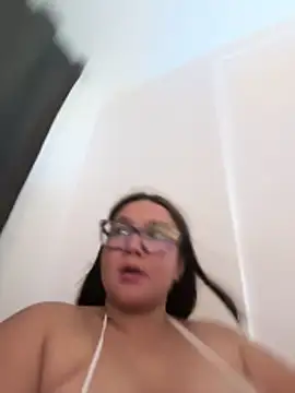 Kyleighc online show from May 2026 12:40:02 AM