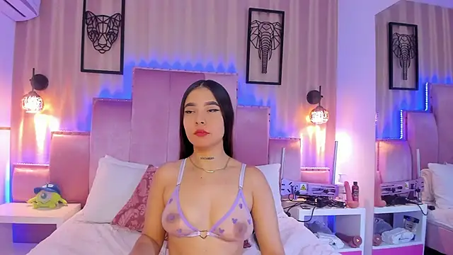 Snapshot of AlliceWinter chatting on February 2026 12:45:02 PM AlliceWinter online show from February 2026 12:45:02 PM