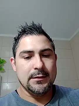 Bradd 32 online show from May 2026 12:01:01 PM