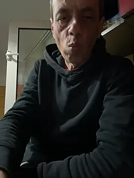 adiluci1 online show from March 2026 06:23:01 PM