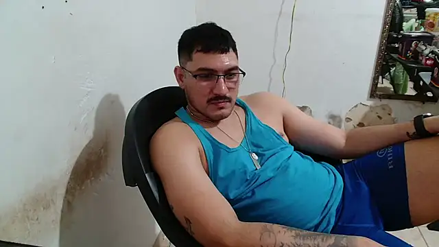 Leonino231 online show from September 2025 11:40:02 PM