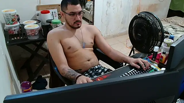 Leonino231 online show from November 2025 04:18:02 PM