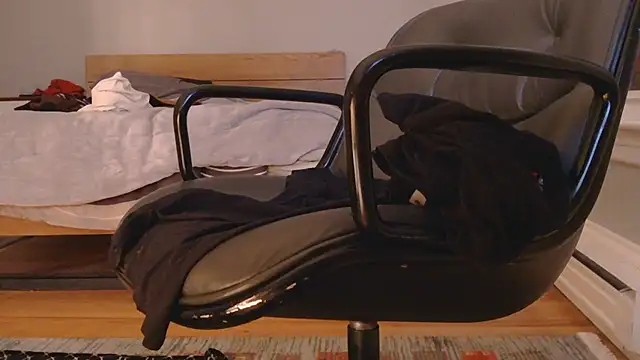 Snapshot of hungbottom603 chatting on December 2025 10:17:02 PM hungbottom603 online show from December 2025 10:17:02 PM