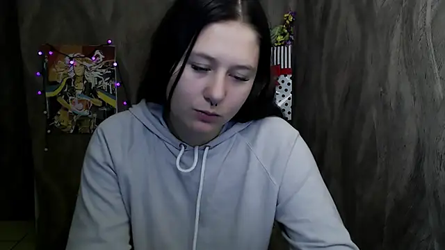 Linda S  online show from November 2025 12:26:01 PM