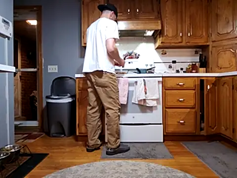 Snapshot of sloppytopkins chatting on February 2026 12:11:01 AM sloppytopkins online show from February 2026 12:11:01 AM