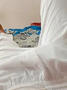 hackyourpussyxh online show from April 2026 02:25:02 AM